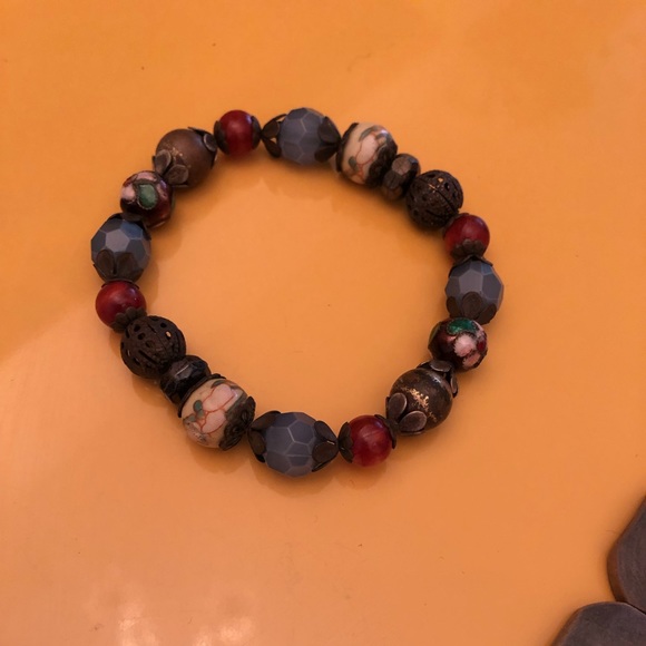 Accessorize 💙 Beaded Bracelet - Picture 6 of 8